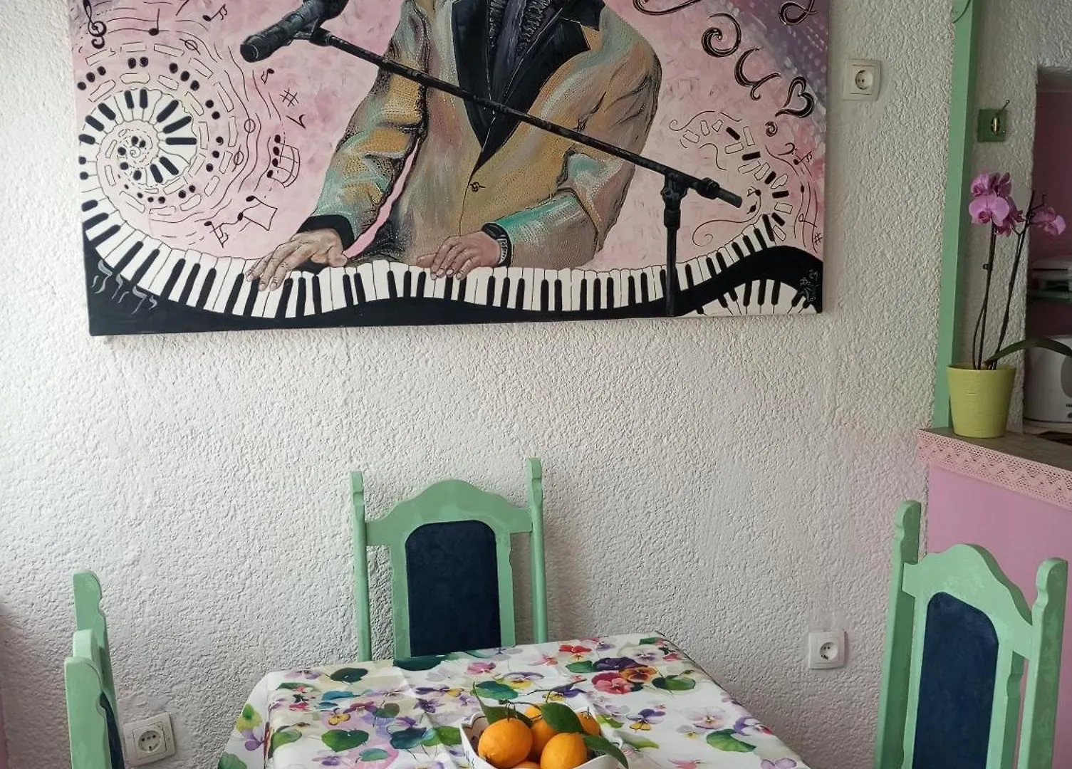 By Artist Apartman Pican