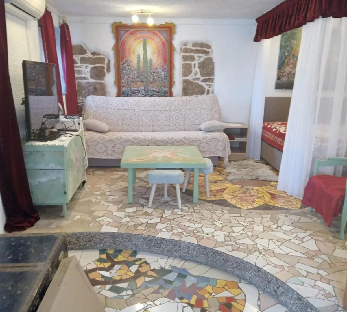 By Artist Apartment Pican Croatia