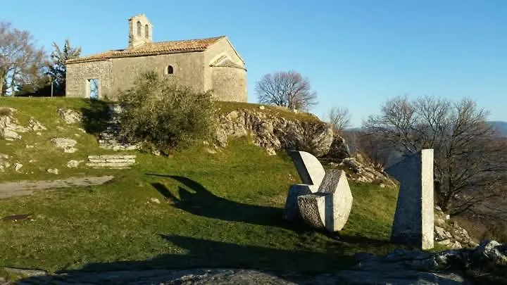 By Artist Apartment Pican Croatia