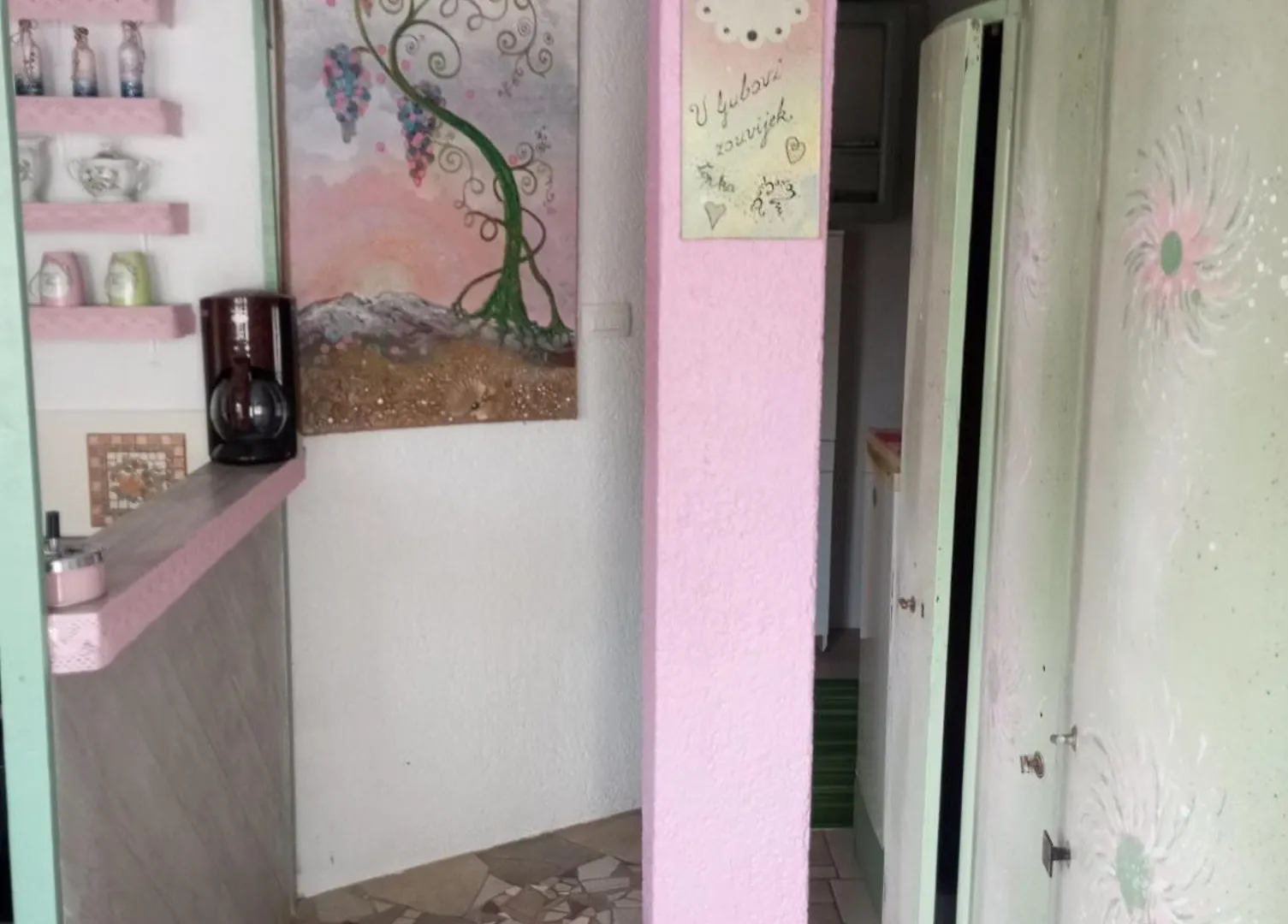 By Artist Apartment Pican 0*,