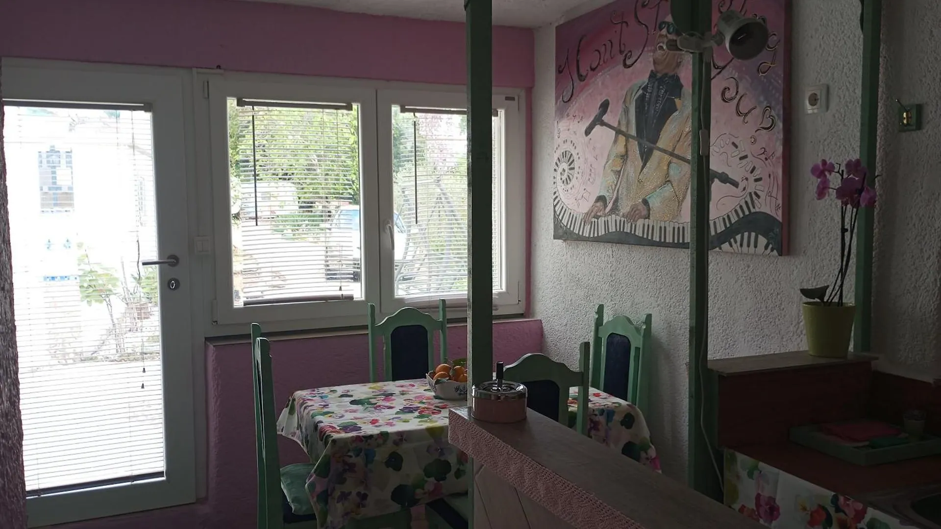 By Artist Apartment Pican