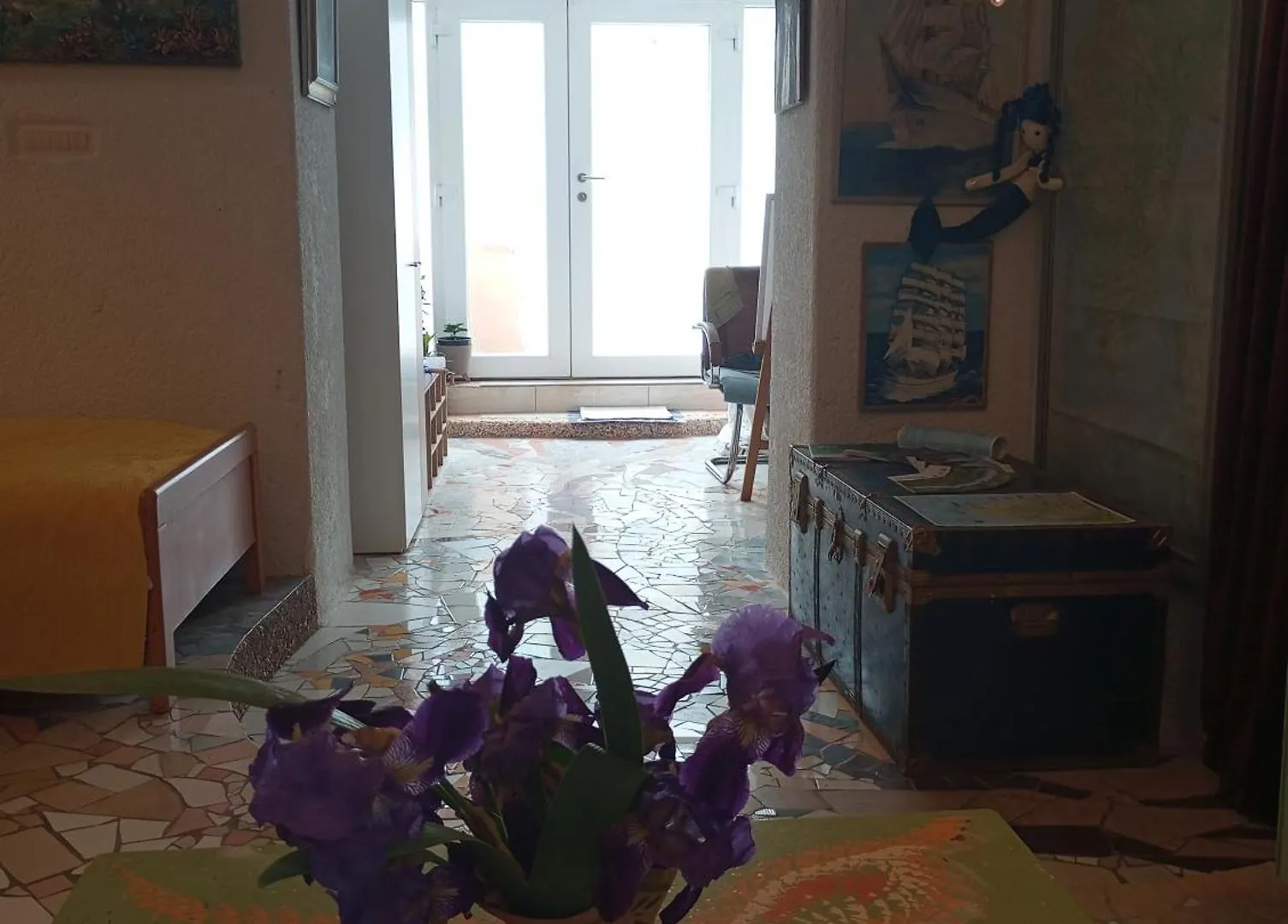 By Artist Apartment Pican 0*,