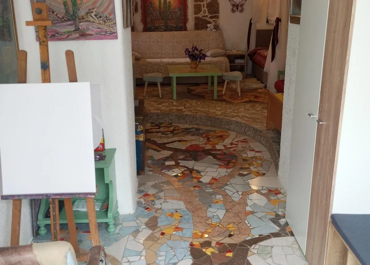 By Artist Apartment Pican